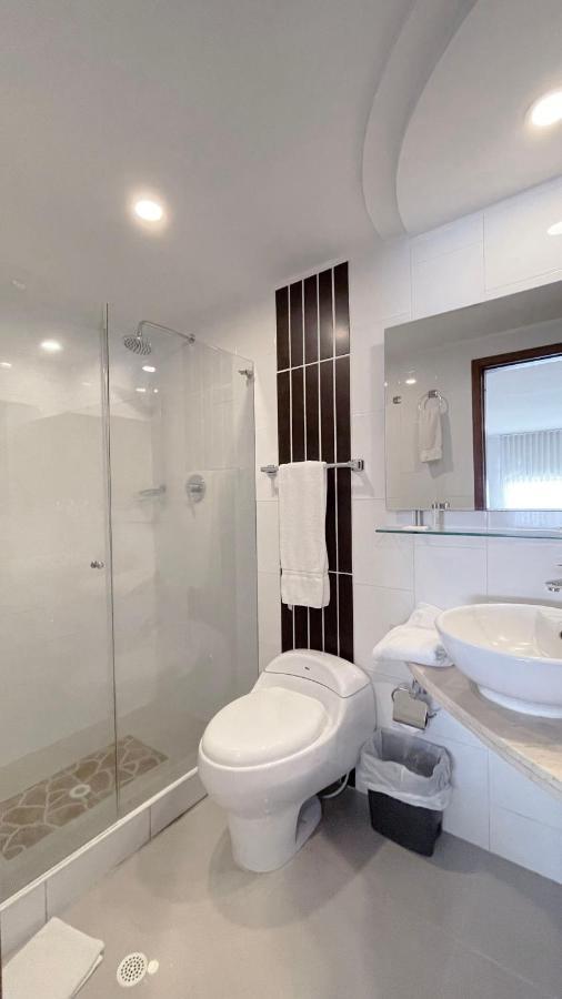 Hotel Ms Chipichape Plus Кали Екстериор снимка