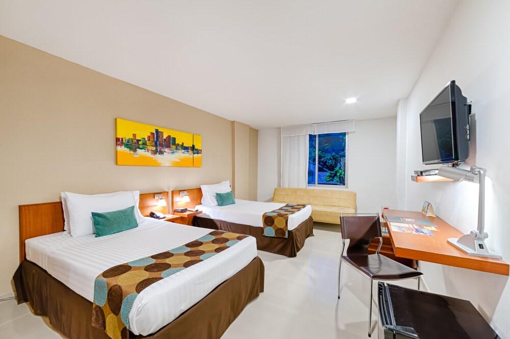 Hotel Ms Chipichape Plus Кали Екстериор снимка