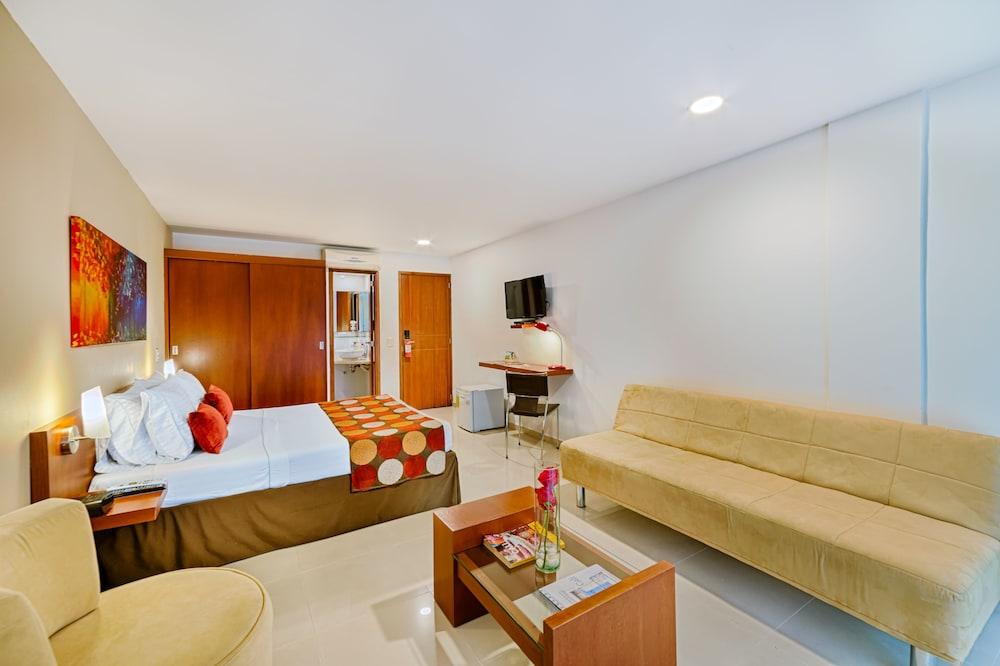 Hotel Ms Chipichape Plus Кали Екстериор снимка