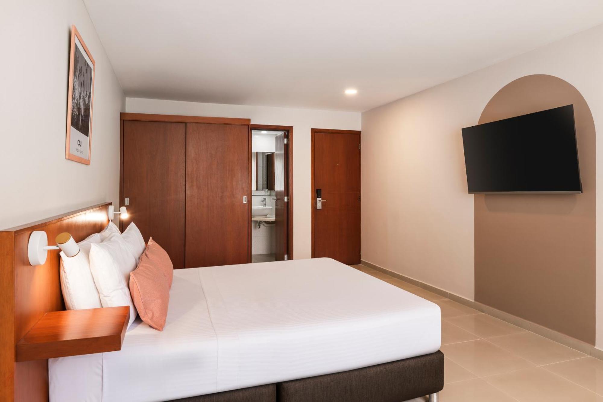 Hotel Ms Chipichape Plus Кали Екстериор снимка