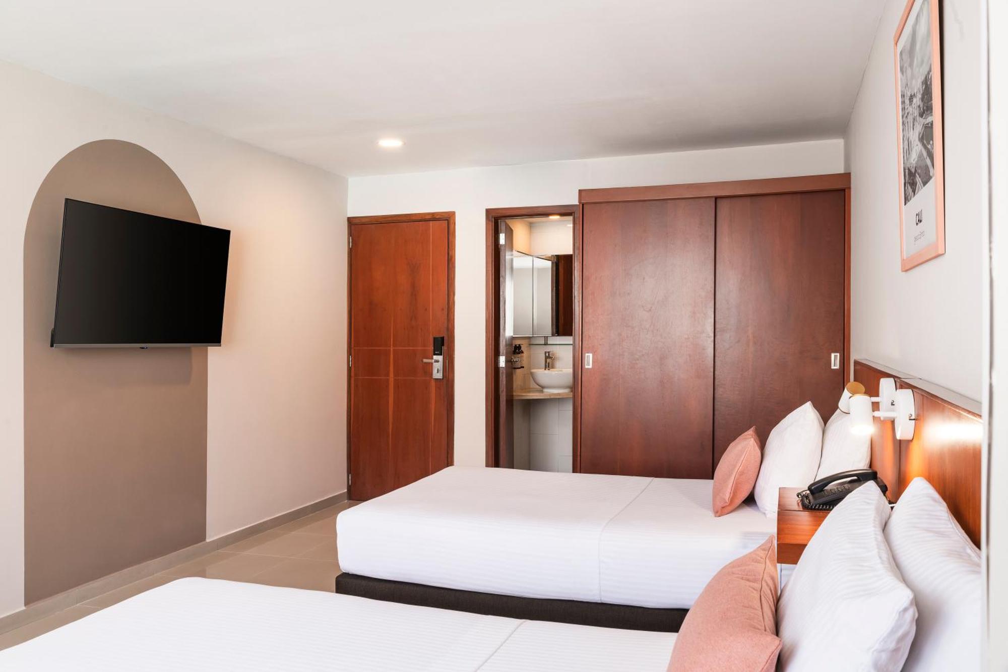 Hotel Ms Chipichape Plus Кали Екстериор снимка